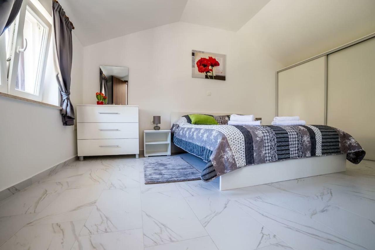 Apartment Podini Brseč Buitenkant foto