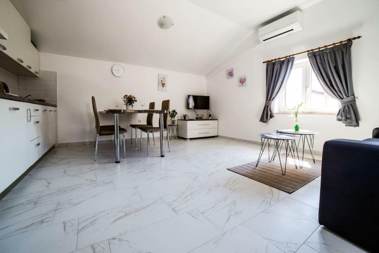 Apartment Podini Brseč Buitenkant foto