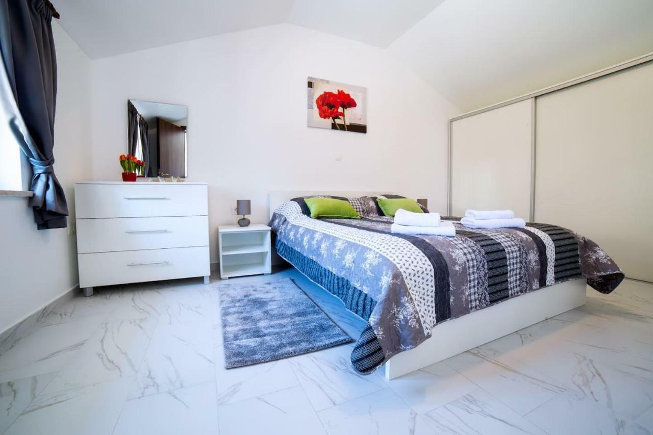 Apartment Podini Brseč Buitenkant foto